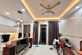 Bán nhà đường 475, Phước Long B, giá nhỉnh 5 tỷ.